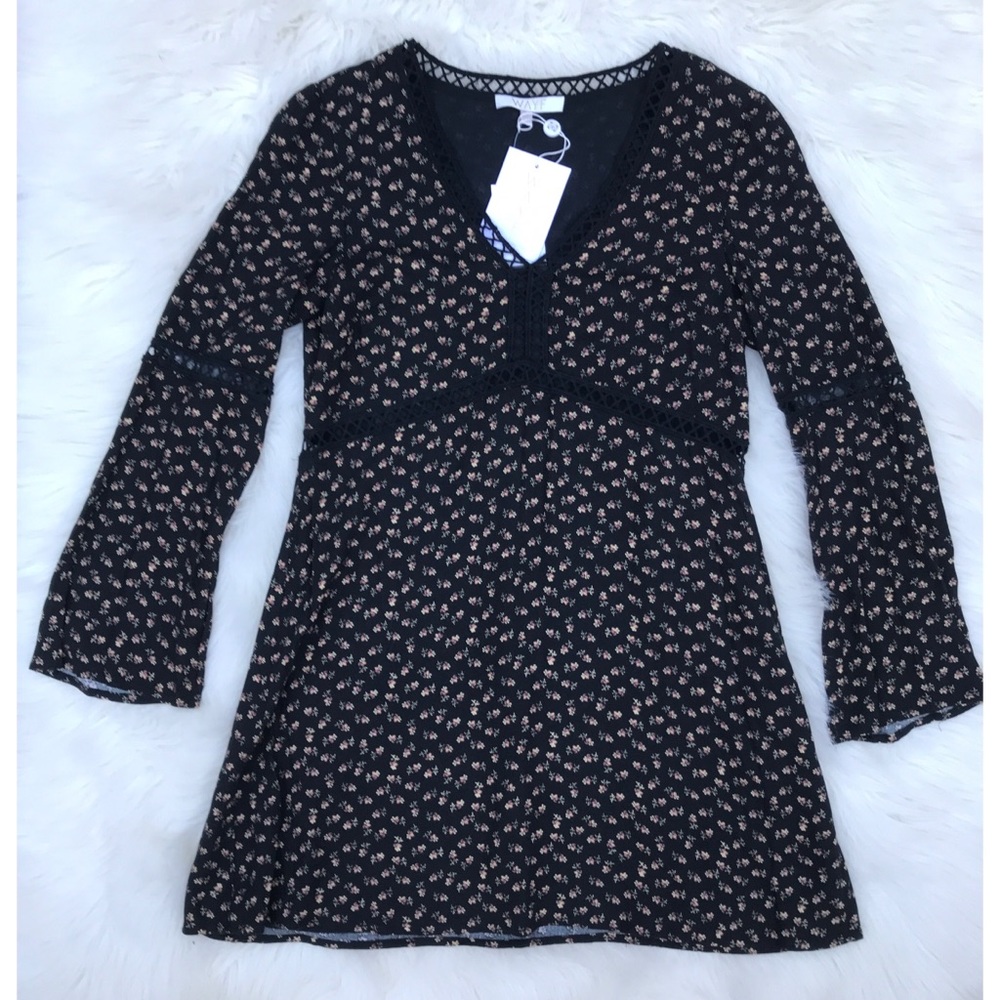 NWT WAYF Pembrook Bell Sleeve Babydoll Dress